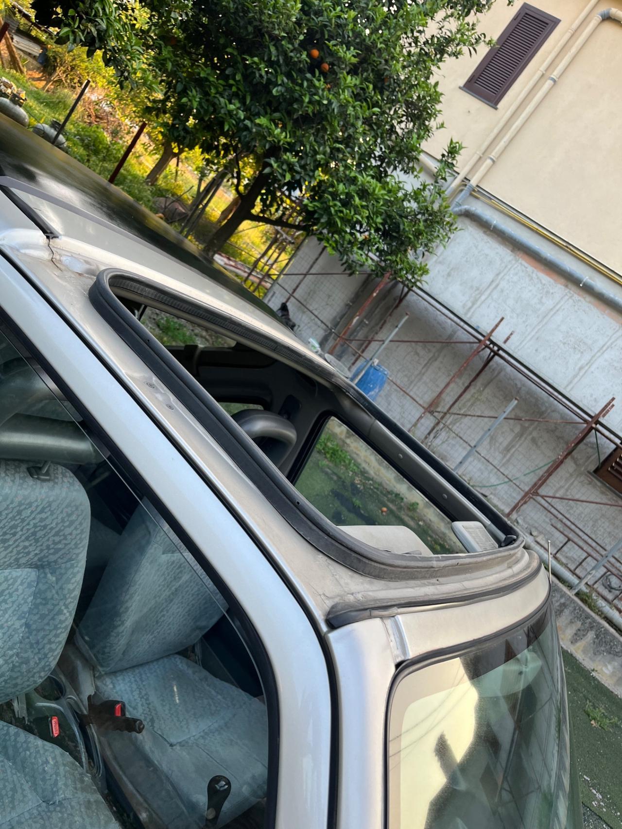 SUZUKI JIMNY GPL ANNO 2000 CABRIO A.F.F.A.R.E