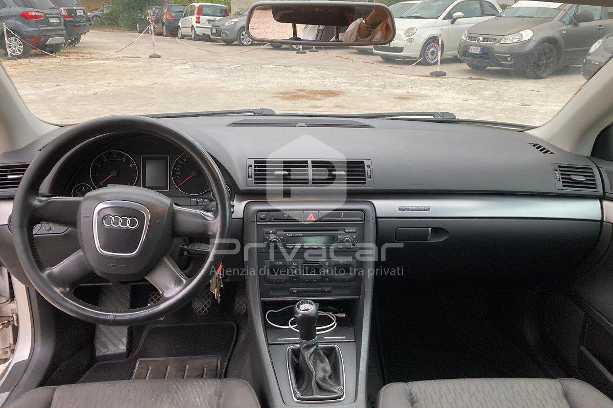 AUDI A4 2.0 16V TFSI Avant quattro Top