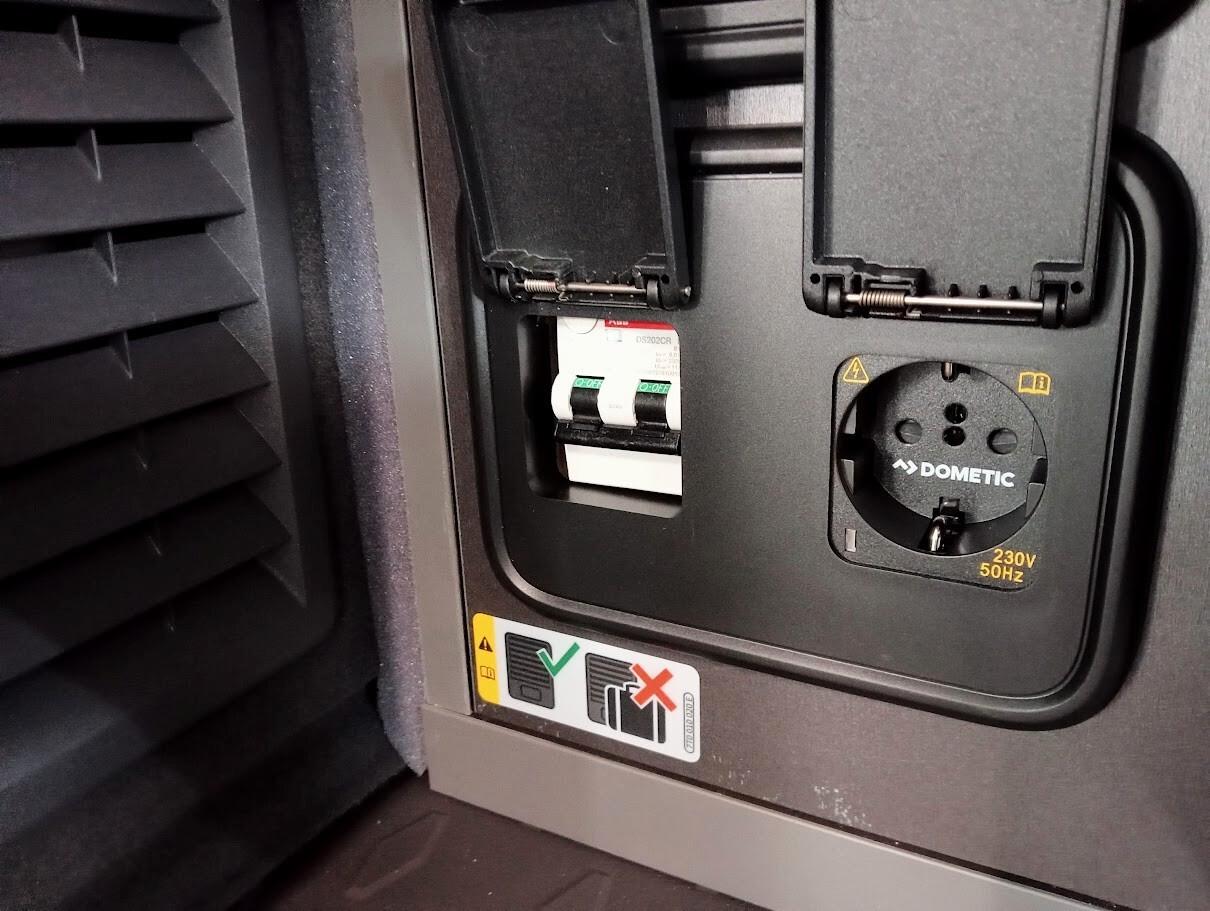 Volkswagen T7 California TOUR TDI DSG LED 360 *OK 104 E AUTOCARRO*