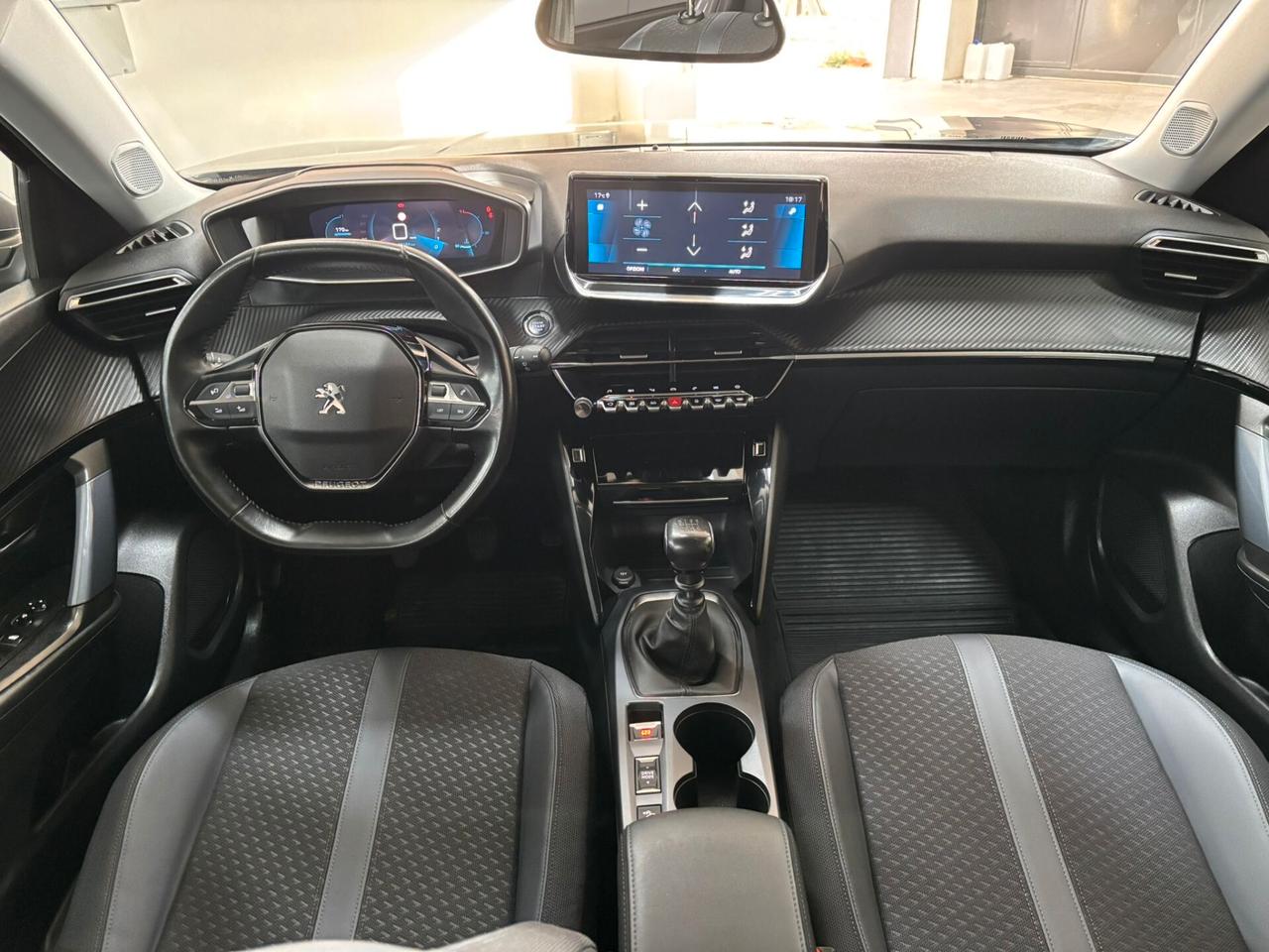 Peugeot 2008 PureTech 130 S&S Allure Navi Pack