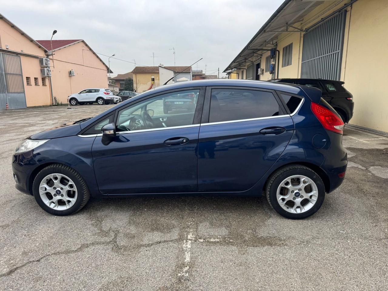 Ford Fiesta 1.4 5p. Bz.- GPL Titanium perfetta