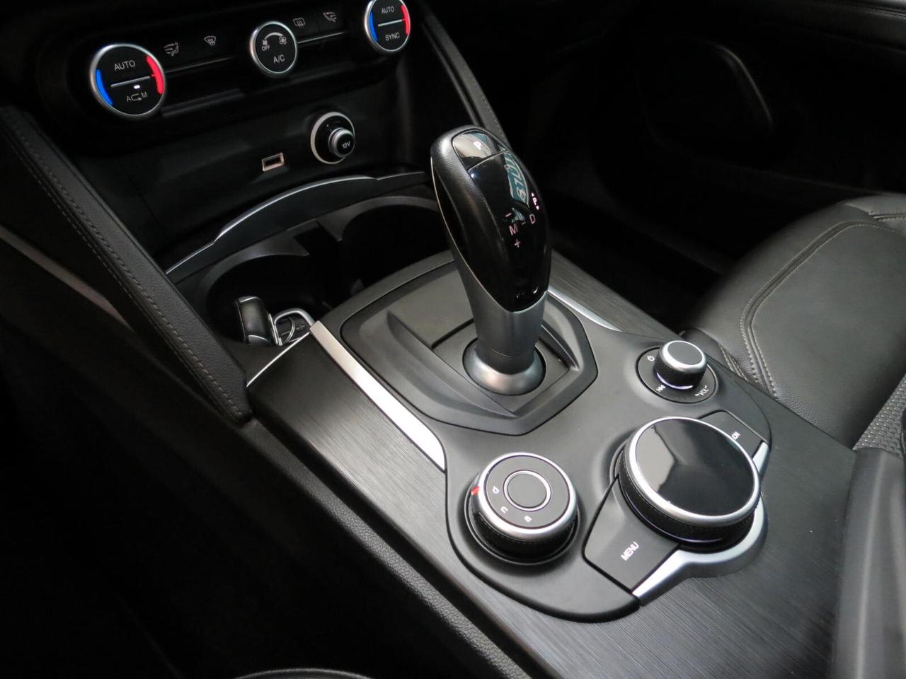Alfa Romeo Stelvio 2.0 Turbo 200 CV AT8 Q4 Super