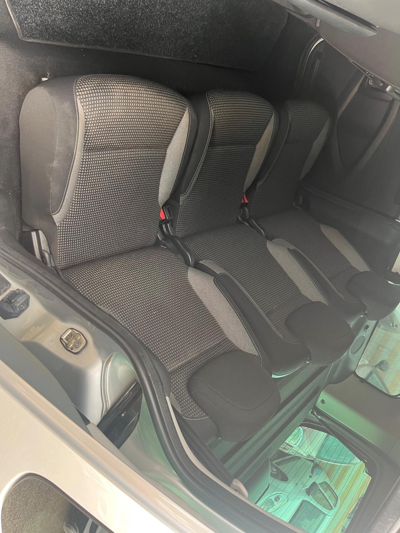 Peugeot Partner Tepee BlueHDi 120 S&S Outdoor