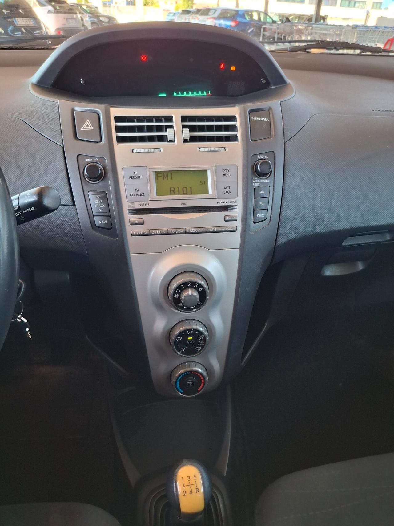 Toyota Yaris 1.3 5 porte Sol-BENZINA-
