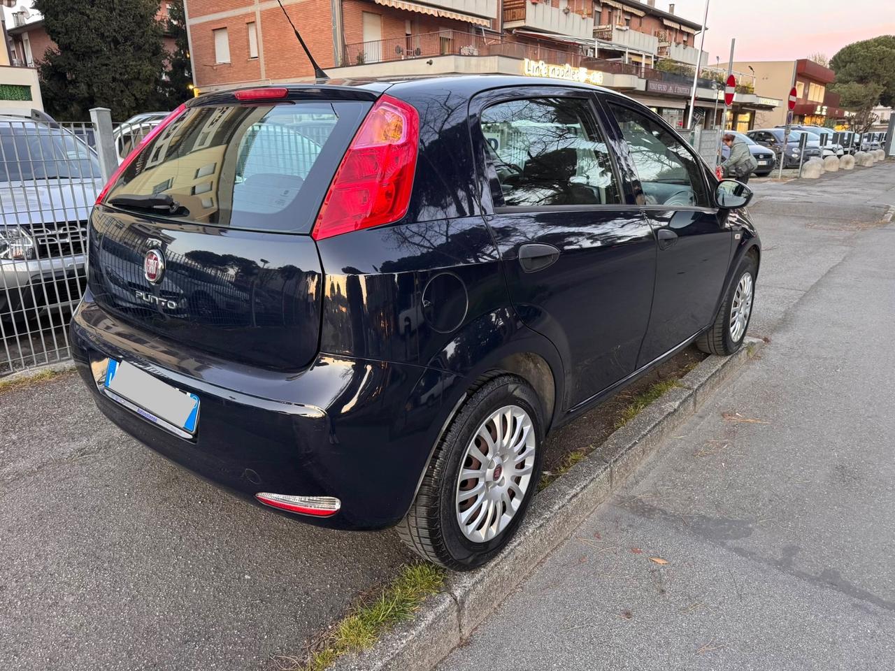 Fiat Punto 1.2 benzina 5P neopaten garanzia 12 mesi