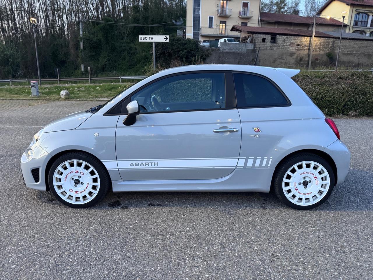 Abarth 595 1.4 Turbo T-Jet 145 CV record Monza