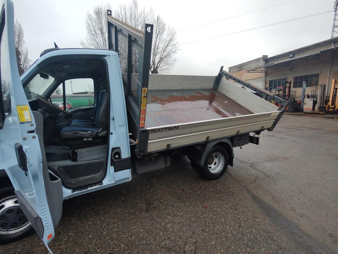 Iveco Daily RIBALTABILE TRILATERALE, SCATTOLINI SCIV 35c12 2.3jtd OK NEOPATENTATI.