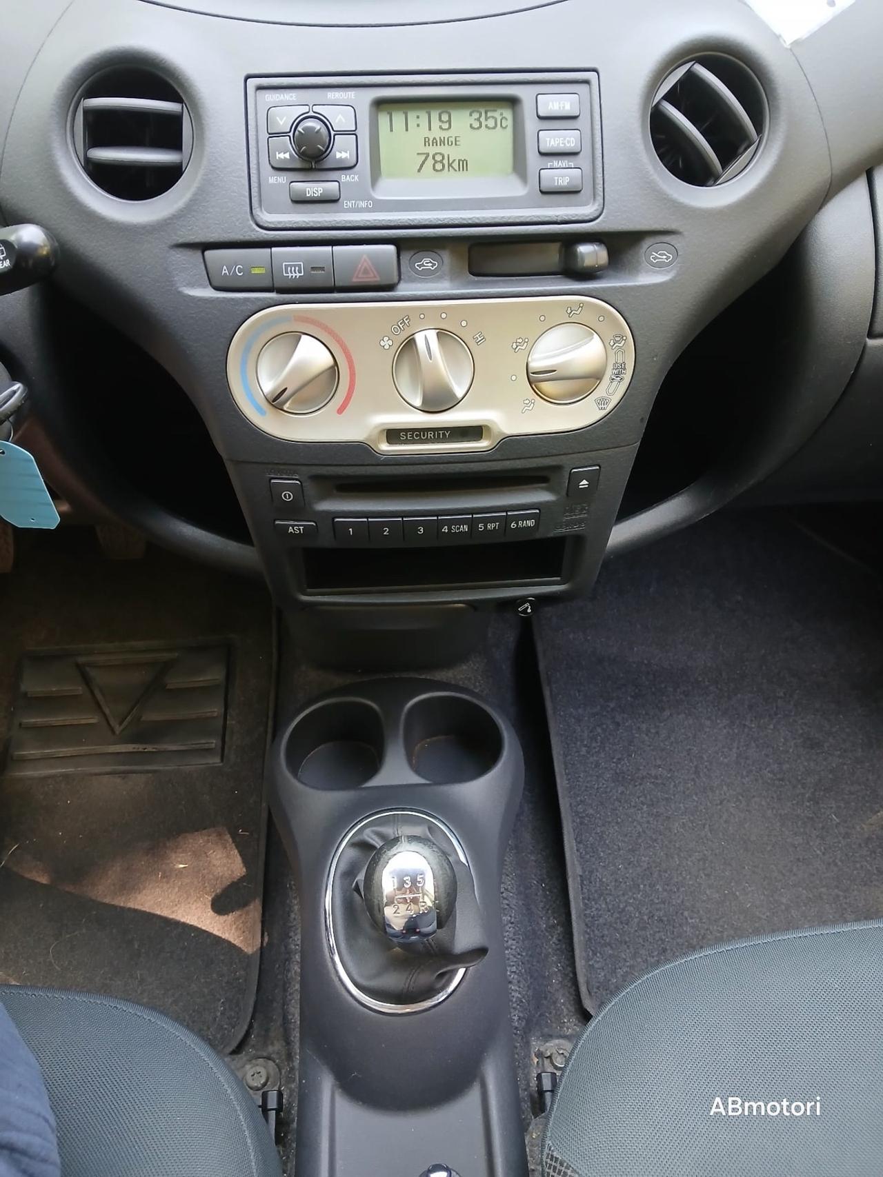 Toyota Yaris 1.0i 16V cat 3 porte Sol