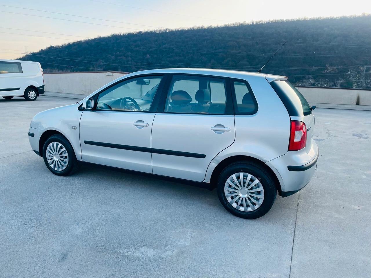 VOLKSWAGEN POLO 4A SERIE 5 PORTE ADATTA NEOPATENTATI