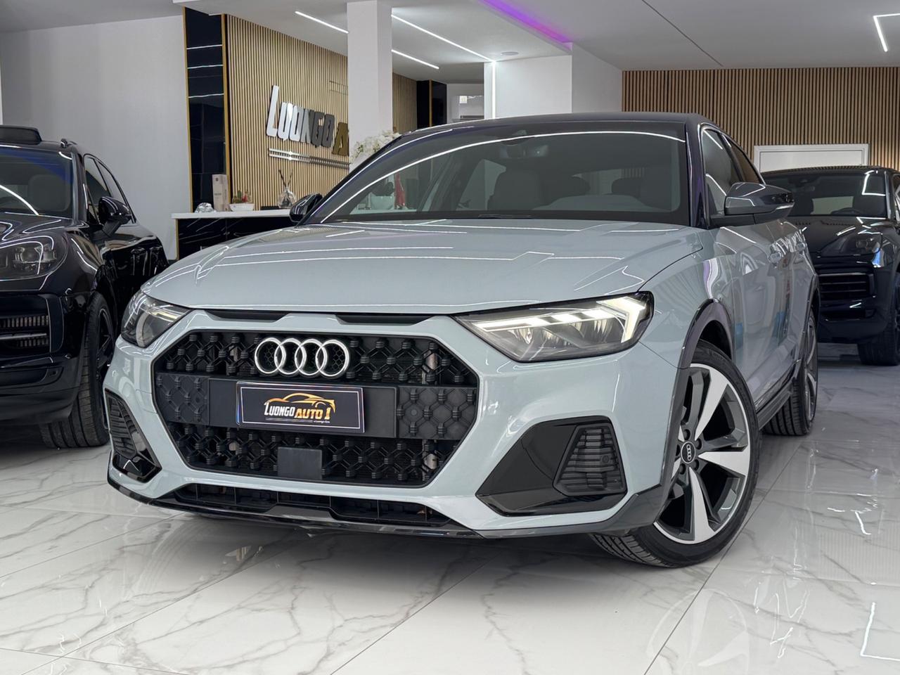 Audi A1 citycarve S- tronic Identity Contrast Iper Full
