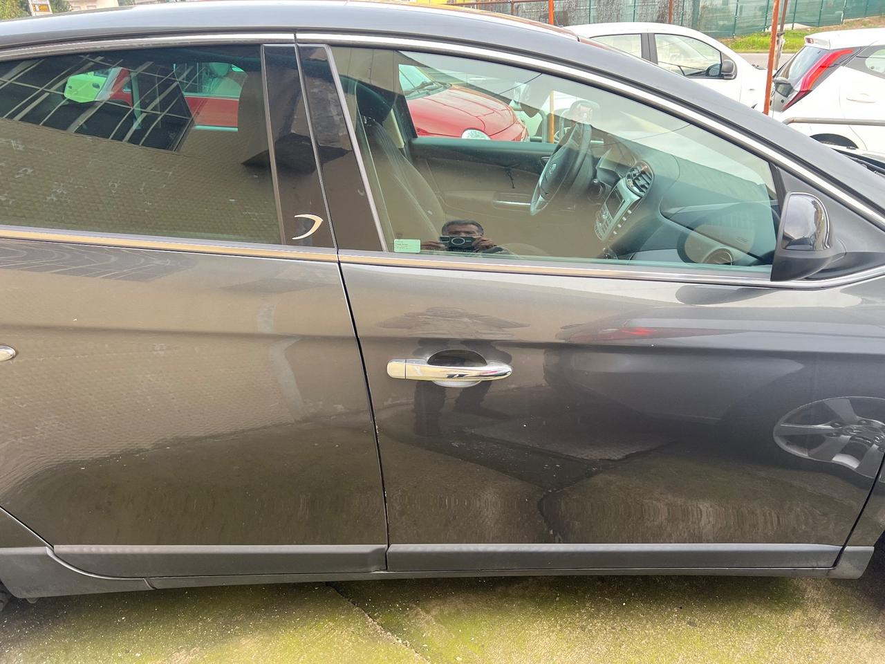 Lancia Delta 1.4 T-Jet 120 CV Silver Ecochic GPL