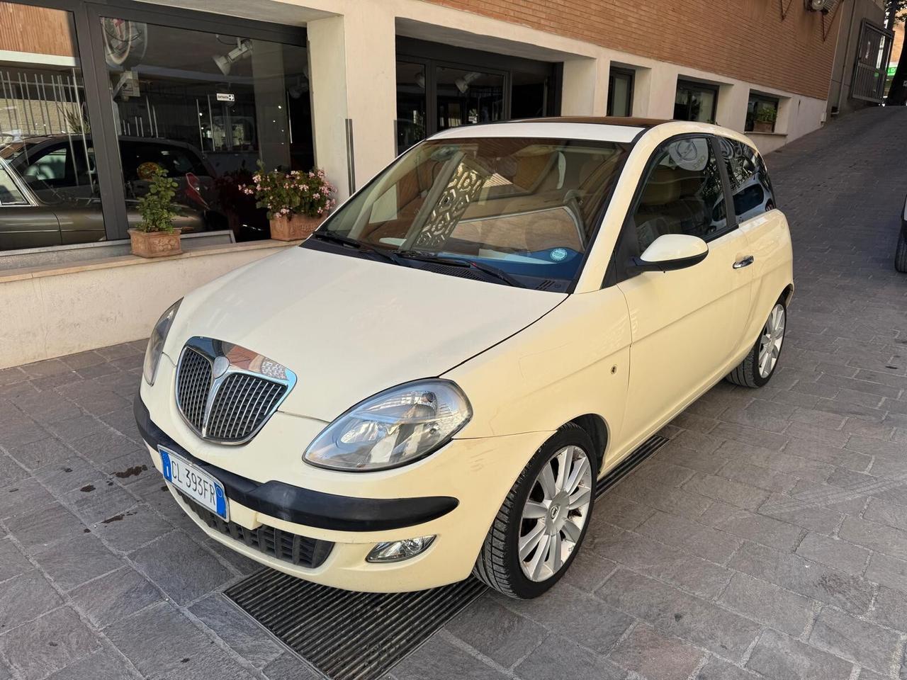 LANCIA Ypsilon 1.2 16V Platino