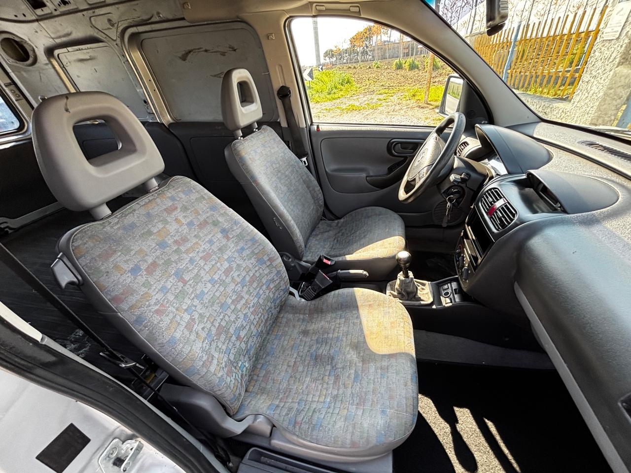 Opel Combo 1.6 CNG Metano 4p. Van Vetrato