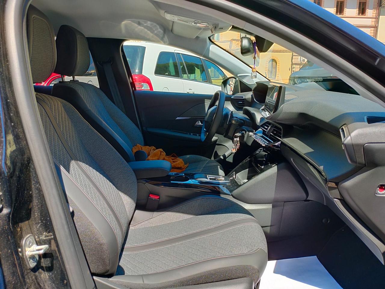Peugeot 208 Hybrid 110 e-DCS6 Allure