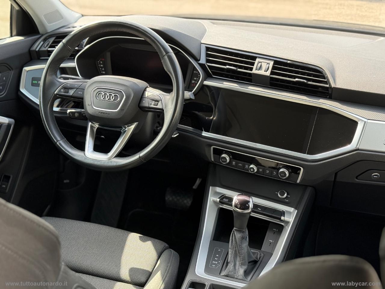 AUDI Q3 SPB 35 TDI quattro S tr. Ident. Black