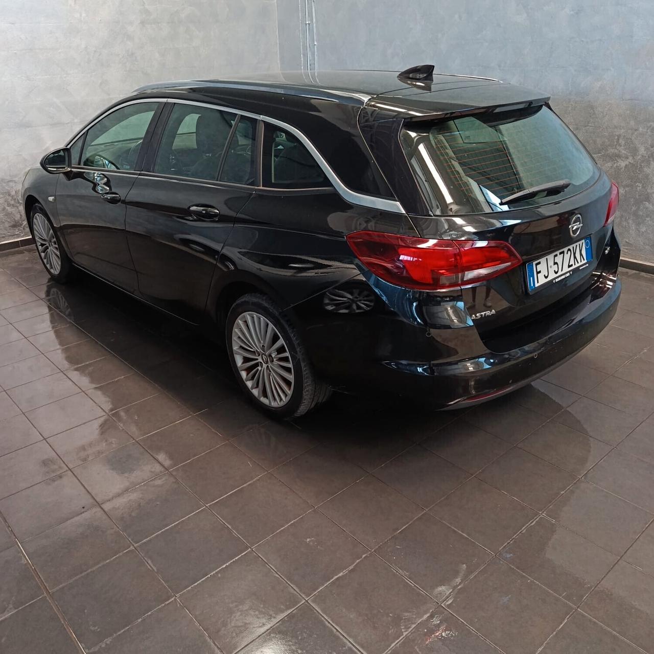Opel Astra SPORTS TOURER 1.6 CDTI AUTOMATICA