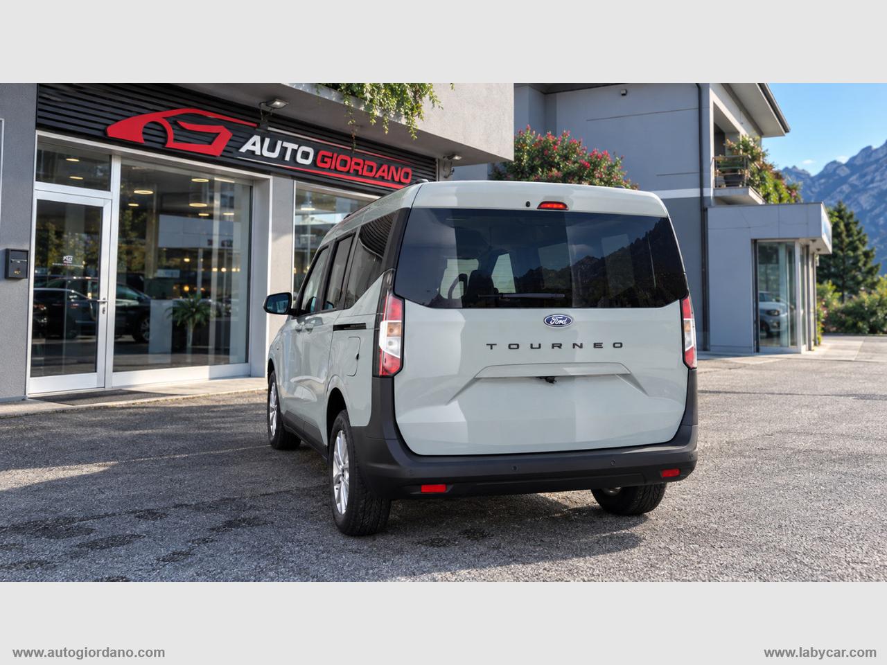 FORD Tourneo Courier 1.0 EcoBoost Titanium