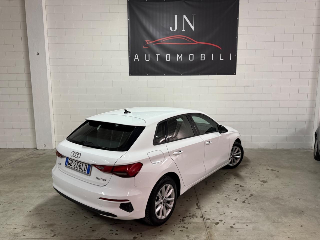 Audi A3 Sedan 30 TDI S line edition