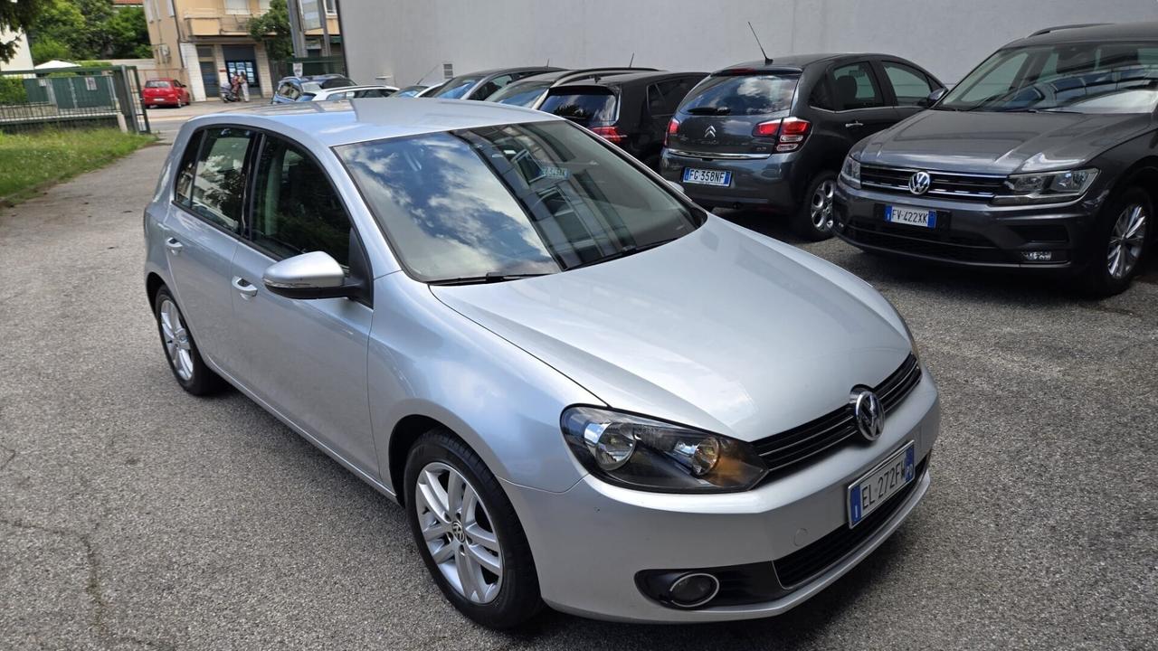Volkswagen Golf 1.6 TDI 5p. Highline Neopatentati