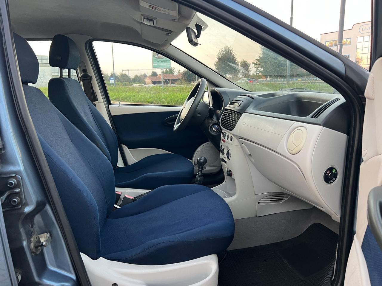 Fiat Punto 1.2i cat 5 porte ELX
