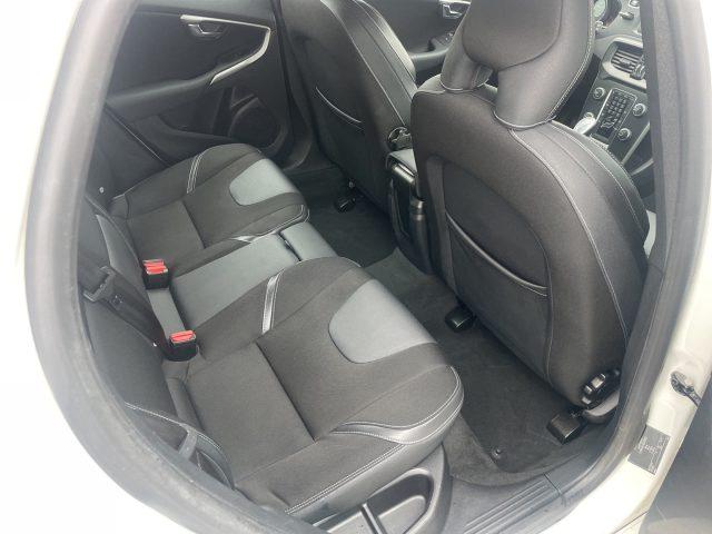 VOLVO V40 D2 1.6 DIESEL 115 CV Momentum