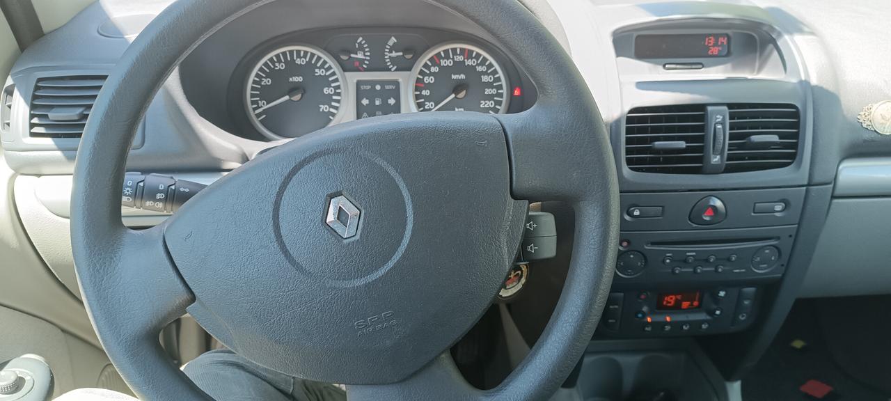 Renault Clio 1.6 16V cat 5 porte Initiale