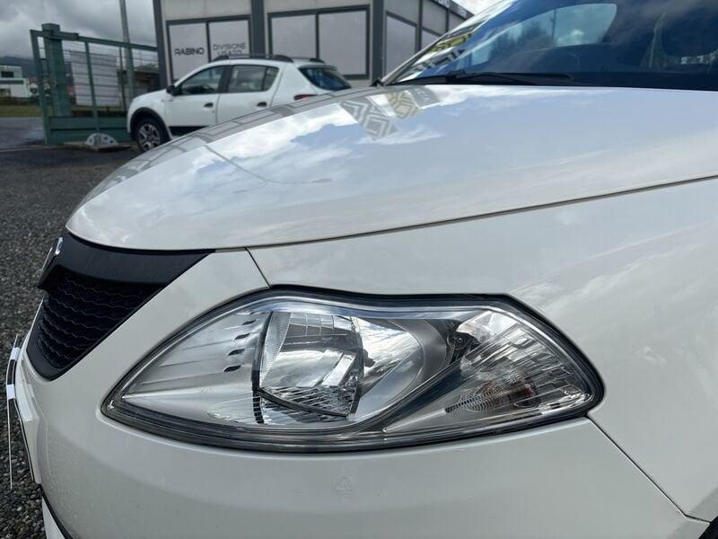 Lancia Ypsilon 1.2 69 CV 5 porte Silver