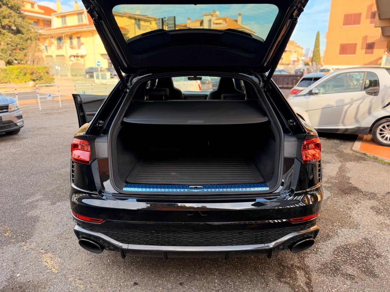 Audi Q8 RS TFSI V8 quattro tiptronic