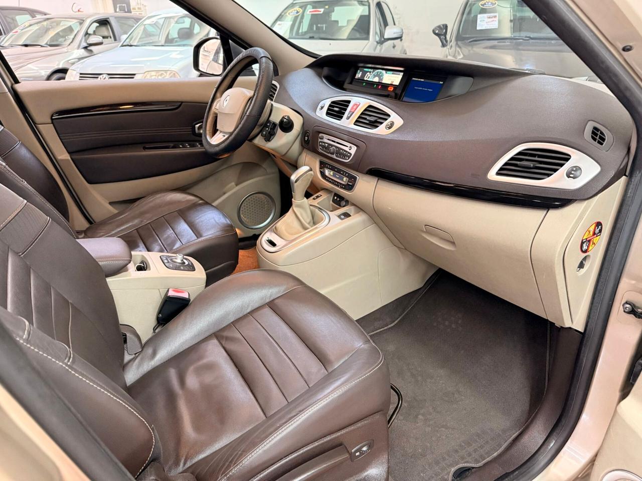 Renault Scenic X-Mod 1.5 dCi 110CVDynamique