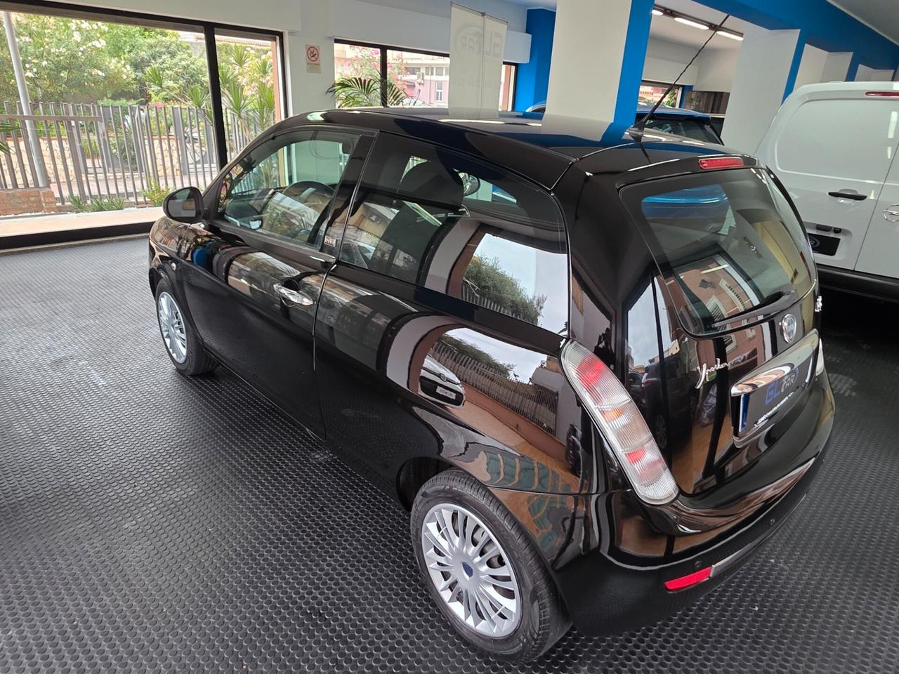 Lancia Ypsilon 1.3mjt 75cv 2011 99000KM UNICOPRIETARIO