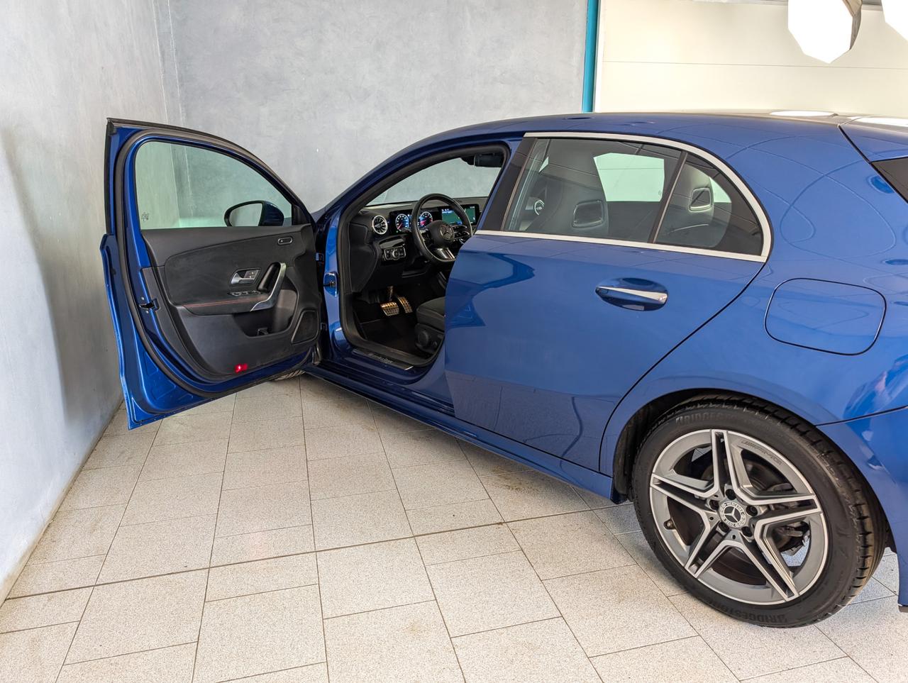 Mercedes-Benz A 180 180 Automatic Premium AMG Line