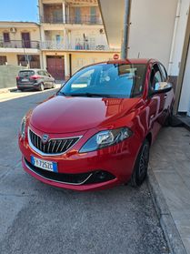 Lancia Ypsilon 1.0 FireFly S&S Hybrid/GPL Ecochic Silver