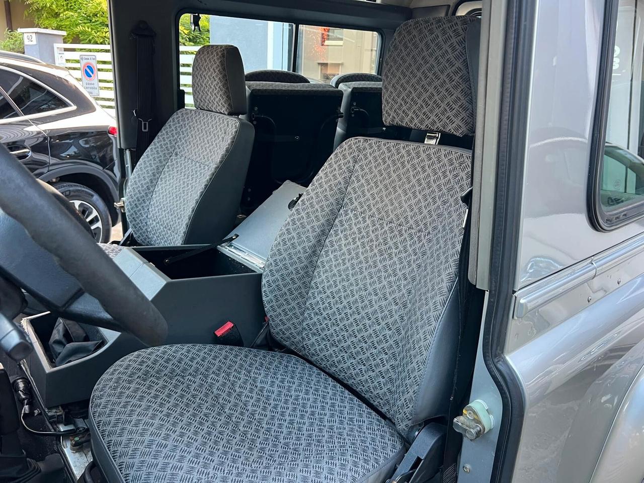 LAND ROVER DEFENDER 90 2.5 Td5 STATION WEGON E 6 posti