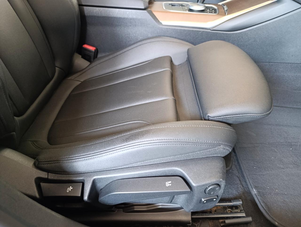 BMW 320 d Touring mhev 48V xdrive Sport auto