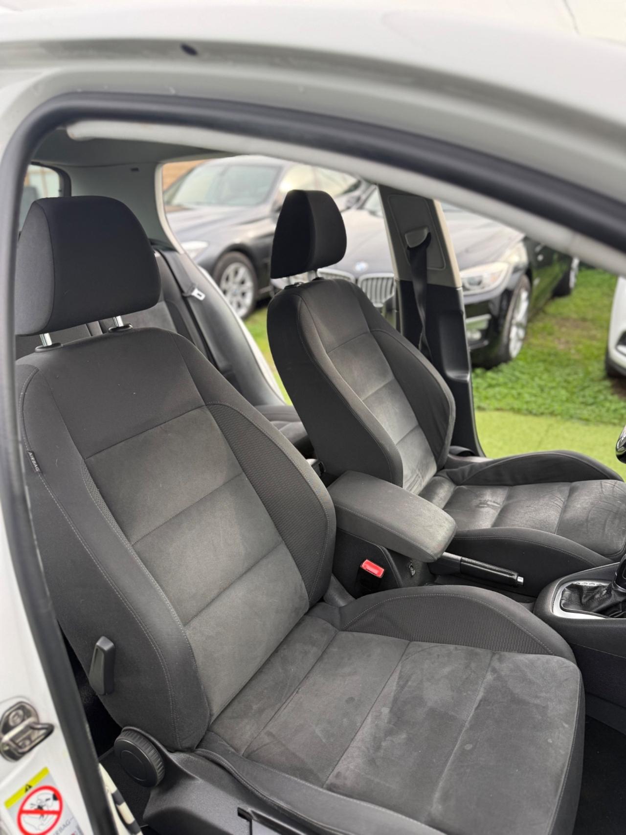 Volkswagen GOLF 2010 DSG ALCANTARA NAVI HIGHLINE