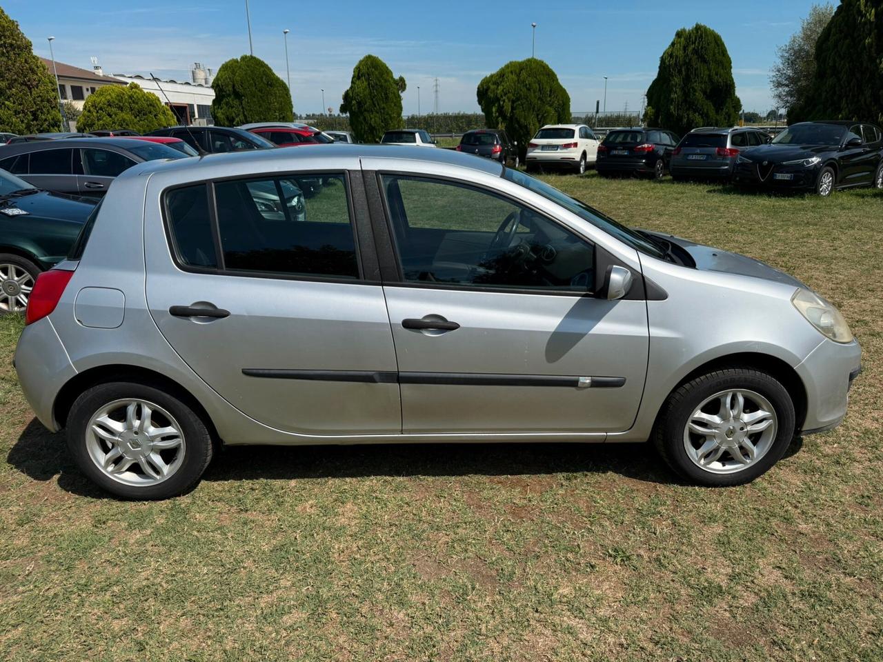 Renault Clio 1.2 5 porte NEOPATENTATI