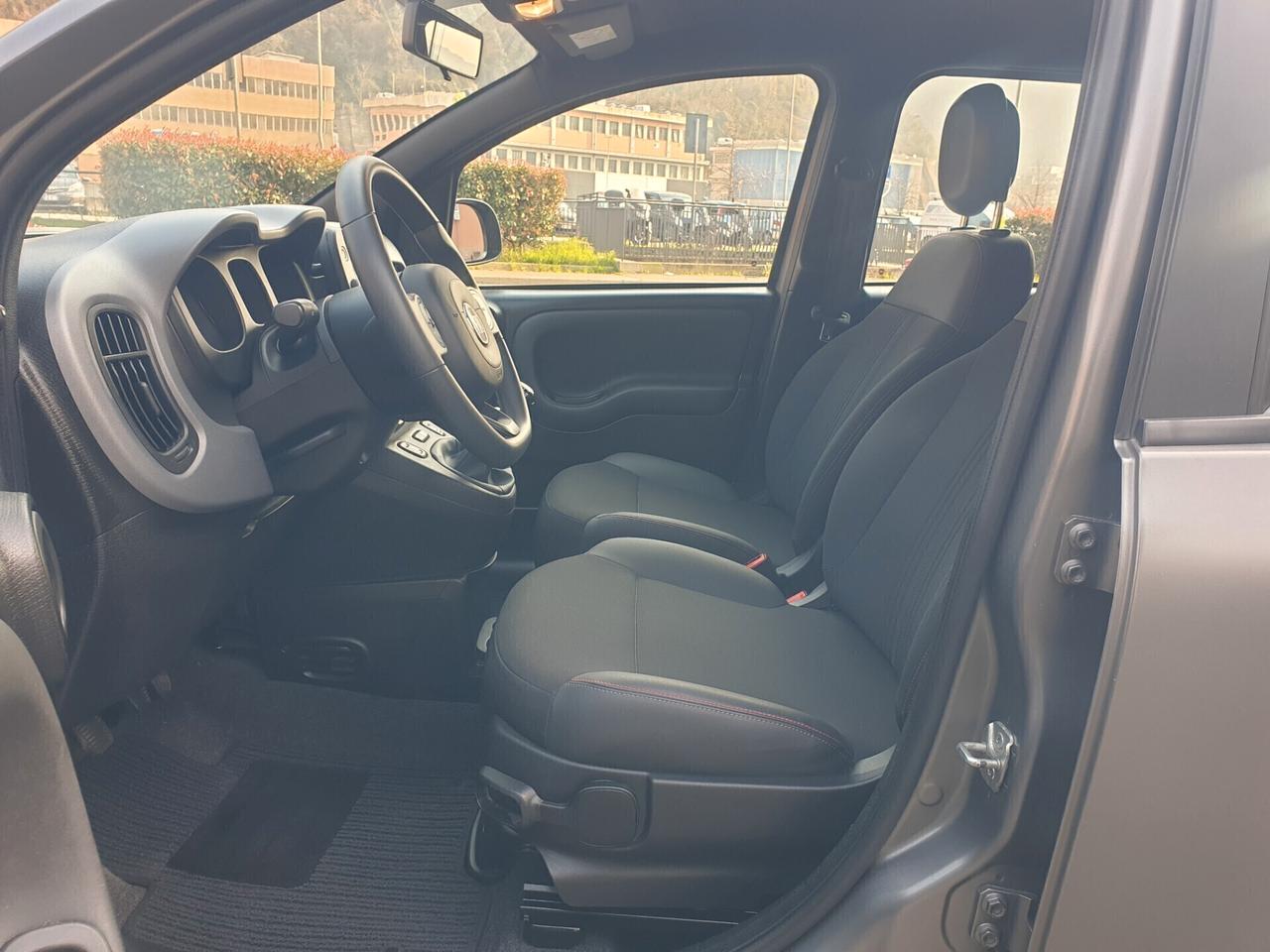 Fiat Panda 1.0 FireFly S&S Hybrid Sport grigio opaco