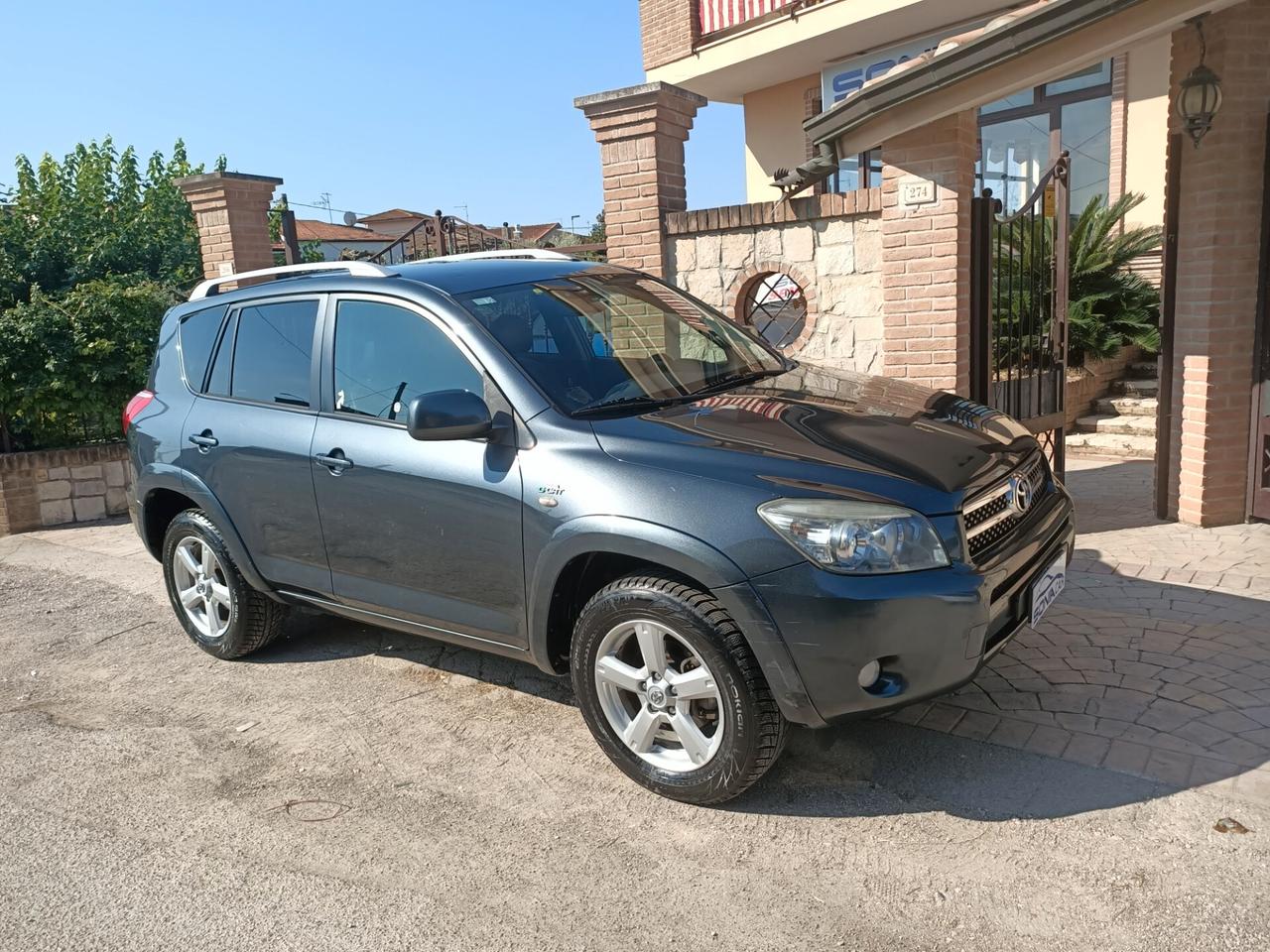 Toyota RAV 4 RAV4 Crossover 2.2 D-Cat 177 CV Luxury 4x4