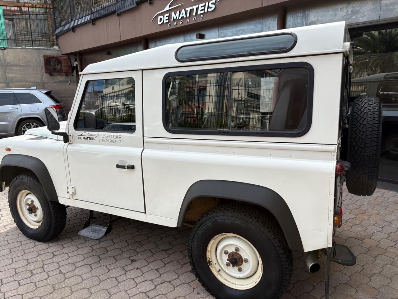 Land Rover Defender 90 2.4 TD4 Station Wagon E