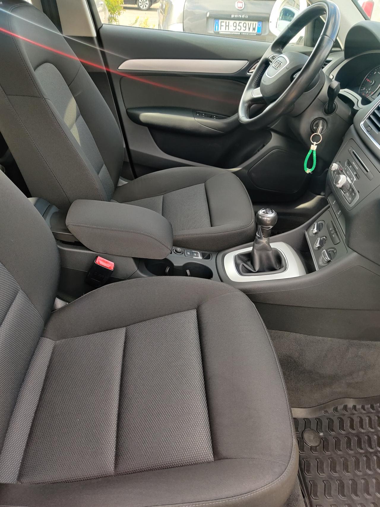 Audi Q3 2.0 TDI 120 CV Business
