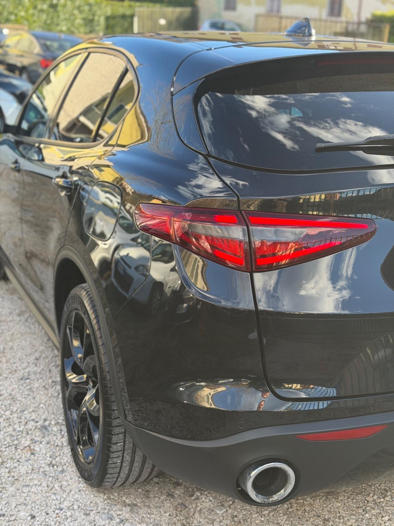 Alfa Romeo STELVIO 2.2d AT8 SUPER FULLOPT UNICOPR