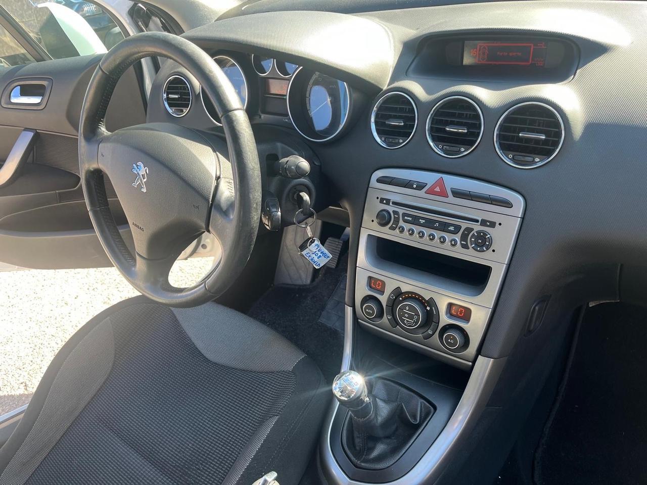 Peugeot 308-5P-1.6 hdi-full opt-12/2011