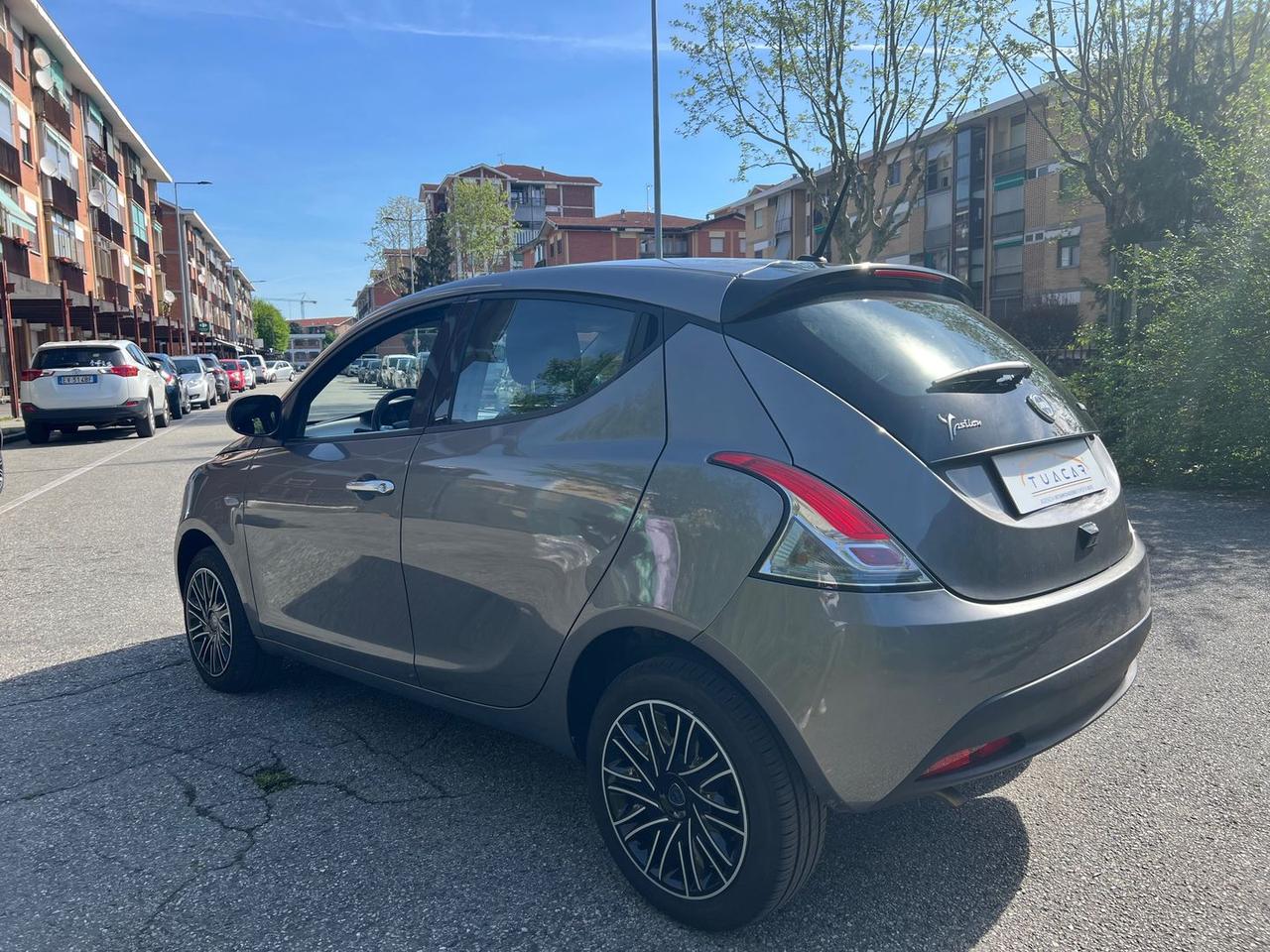 Lancia Ypsilon 1.0 FireFly MHEV Gold