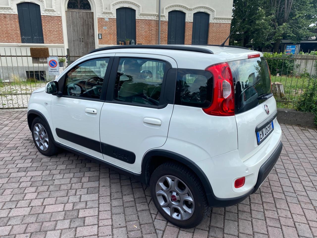 Fiat Panda 1.3 MJT 16V DPF 4x4 Climbing