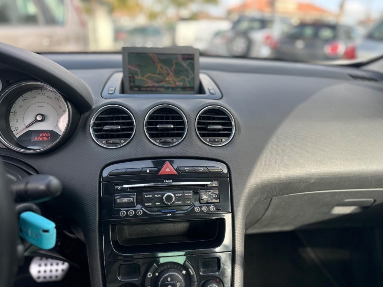 Peugeot 308 2.0 HDi 140CV CC Féline