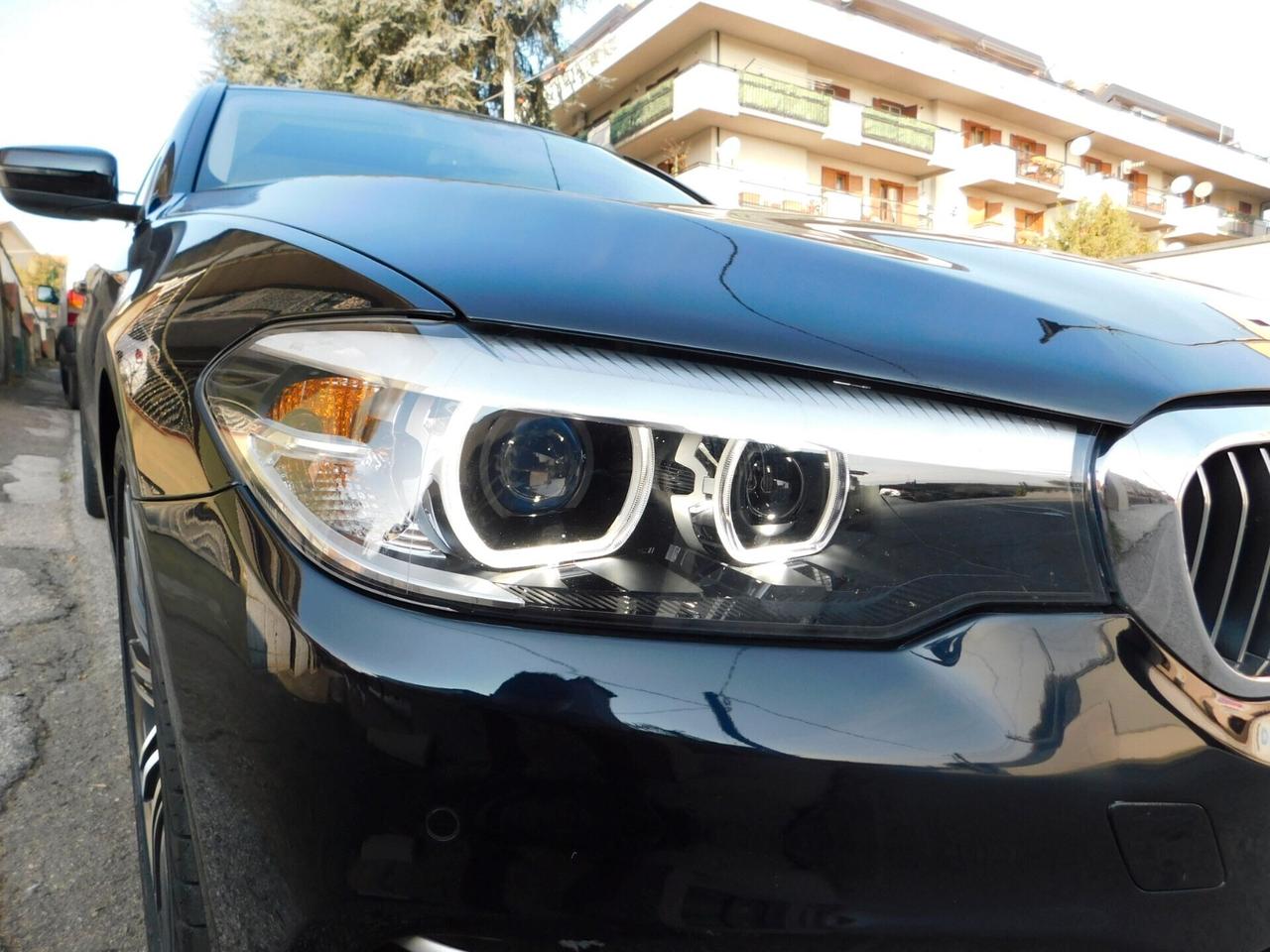 BMW 530d xDrive Touring INDIVIDUAL Pelle-Tetto-HeadUp