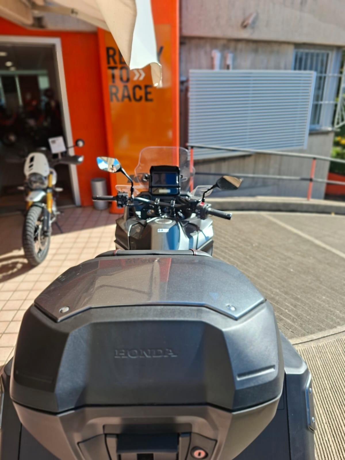 Honda NT 1100 DCT, travel elettronic suspension