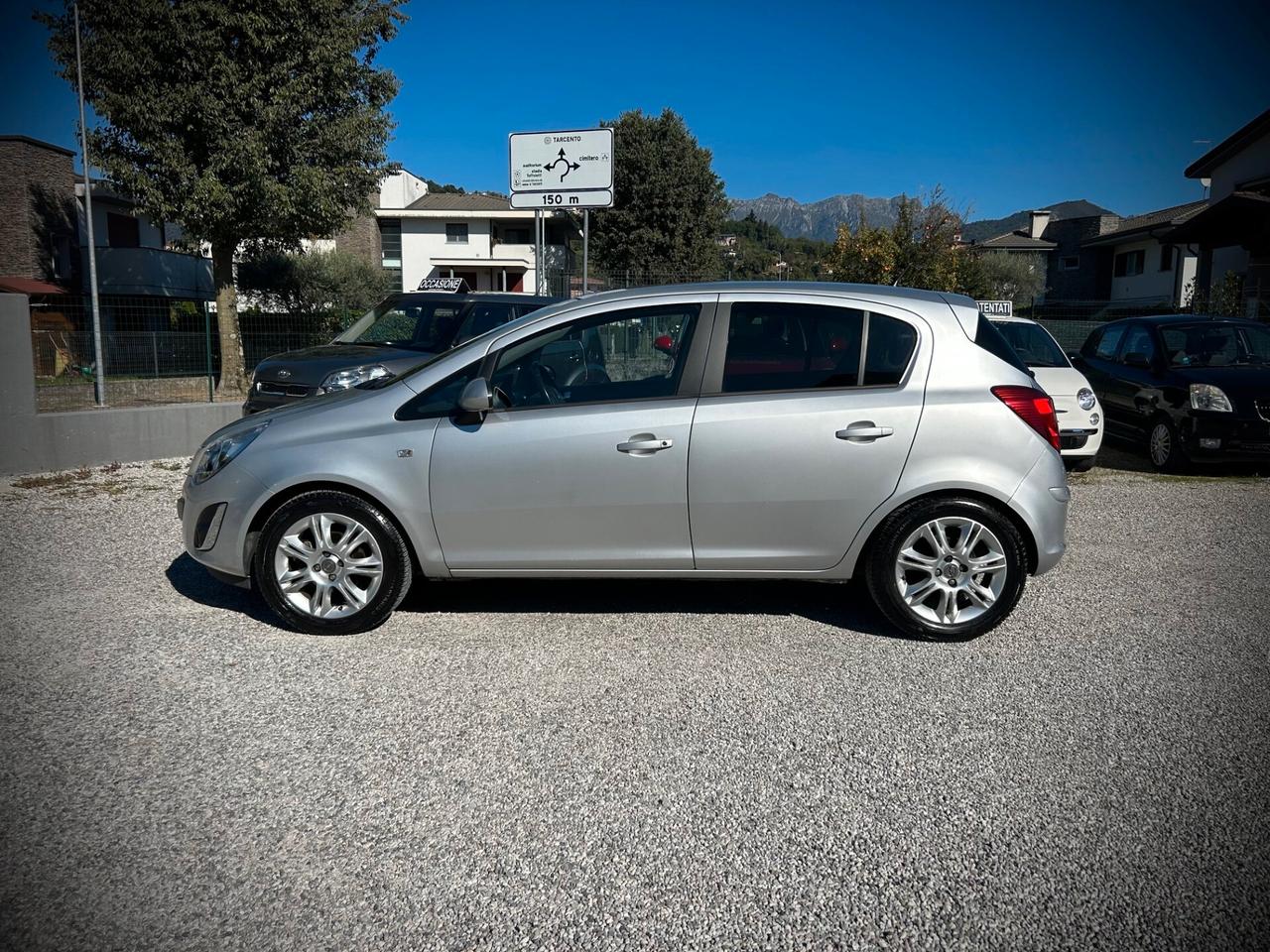 Opel Corsa 1.2 5 porte - NEOPATENTATI