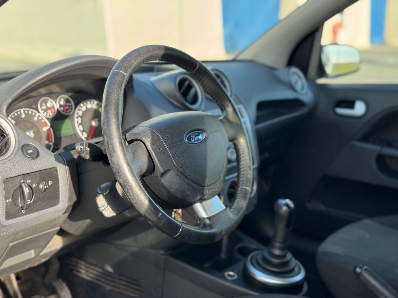 FORD FIESTA 1.4 TDCI 5 PORTE CAMBIO AUTOMATICO