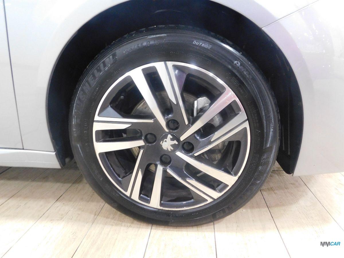 PEUGEOT - 208 - BlueHDi 100 S&S 5p. Allure Navi Pack